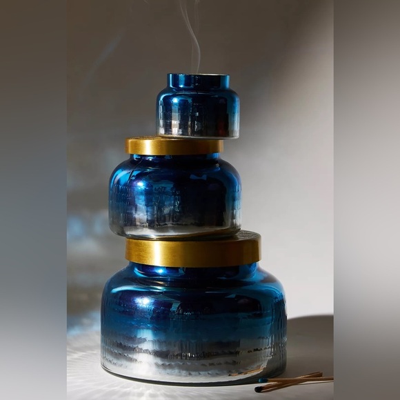 Anthropologie x Capri Blue Volcano Candle in Ombre Faceted Glass Jar | 19 oz. - Picture 3 of 7